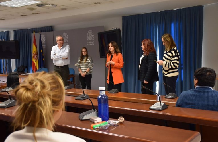 La secretaria de Estado de Sanidad visita a los aspirantes a las plazas de Formación Sanitaria Especializada