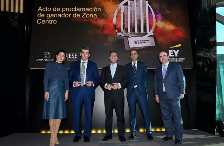 Juan Abarca (HM Hospitales) gana el XXVI Premio Emprendedor del Año de EY por la Zona Centro