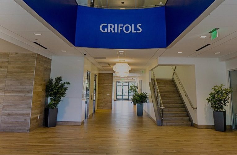 Grifols gana 208 millones (+10,4%) e ingresa 6.064 (+12,4%) el año pasado
